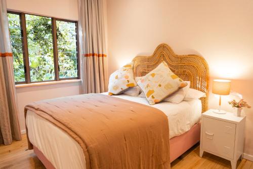 Ένα ή περισσότερα κρεβάτια σε δωμάτιο στο Newly Renovated - Stellenbosch Farm Cottage