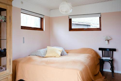 Postel nebo postele na pokoji v ubytování 60S Love In Scenic Settings