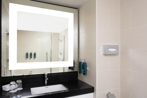 Vannituba majutusasutuses DoubleTree by Hilton Luxembourg