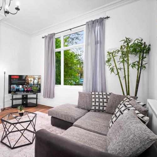 Χώρος καθιστικού στο Stylish Apartment - Wolverhampton - Fast WiFi - Free Netflix 7PC