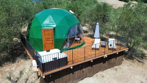 Příroda nedaleko luxury tent