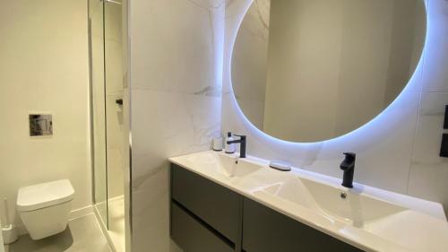 Duplex de charme au cœur du Triangle dOr
