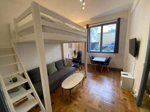 Easy and accessible beach flat near the university