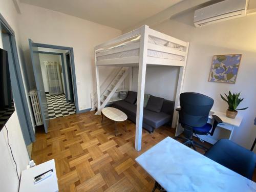 Easy and accessible beach flat near the university