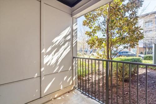 Zahrada ubytování Luxe 1BR Suite in Waverly Charlotte