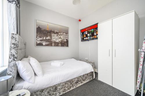 Postel nebo postele na pokoji v ubytování * Well equipped apartment for a relaxing cosy and luxurious fun stay + Free Parking + Free Fast WiFi *