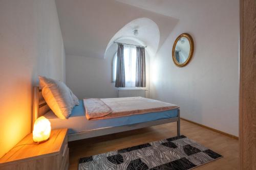 Katil atau katil-katil dalam bilik di Apartmani Božur
