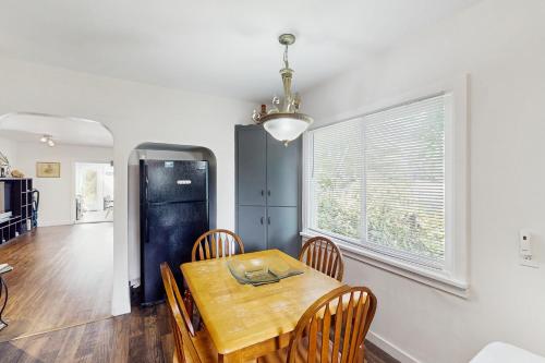 Una cocina o zona de cocina en River View House