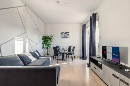 Eur-motagnola attico 2bedr apt 280 terrace view