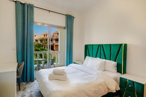 Postel nebo postele na pokoji v ubytování Luxury 5BR Villa with Private Pool & Lagoon Views