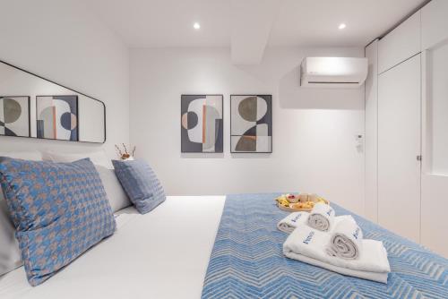 Stylish Flat with Workspace & Garage by HostWise