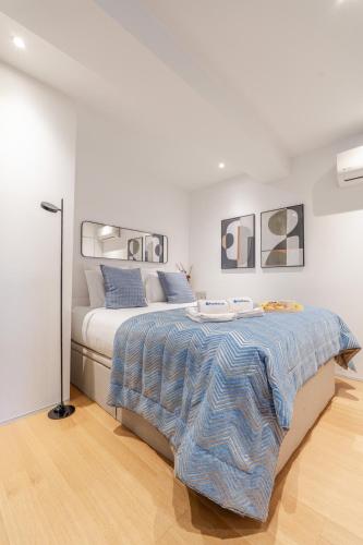Stylish Flat with Workspace & Garage by HostWise