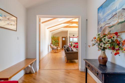 Χώρος καθιστικού στο 3 Bed in South Cove oc-r30975