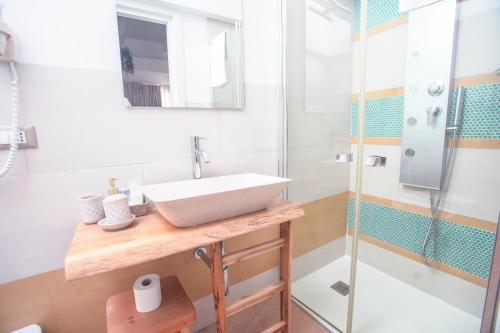 Ένα μπάνιο στο Alaya B&B