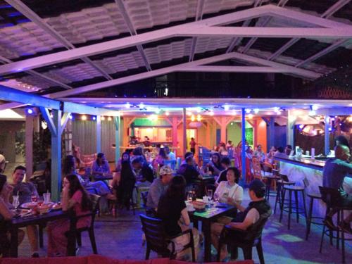 Hotel Paraiso Caribeñoにあるレストランまたは飲食店