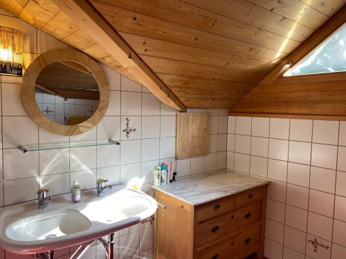 Vannituba majutusasutuses Chalet Seeblick
