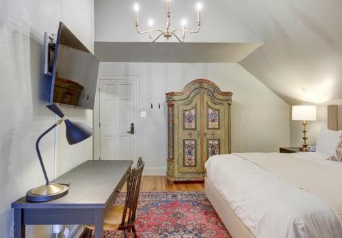 Gallery image of The 200 South St - King Rm 11 in Charlottesville