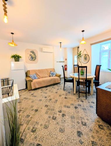 'Gato', Charming Portuguese Style Apartment for Rent, 'Vida a Portuguesa'