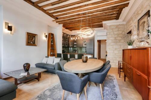 Luxurious 3BD with 3BR and AC