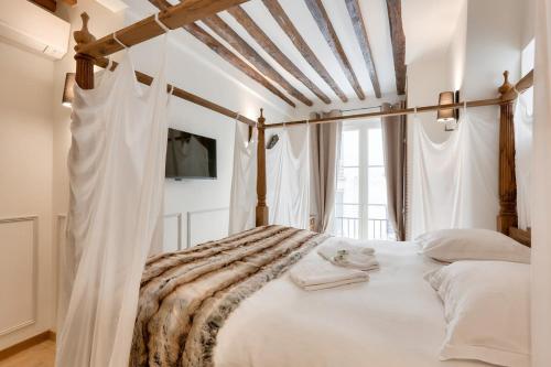 Luxurious 3BD with 3BR and AC