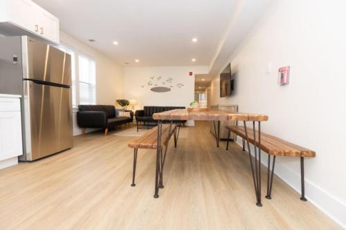 Dapur atau dapur kecil di Amazing all new 1fl condo Steps to The Beach