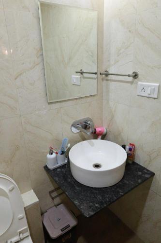 Ένα μπάνιο στο Anjuna Abode