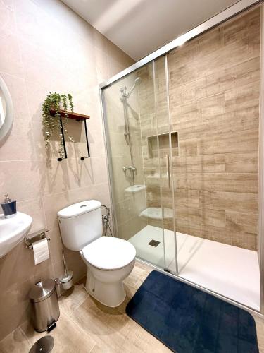 Ένα μπάνιο στο Apartamentos Juvimar