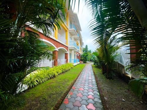 Taman di luar Anjuna Abode