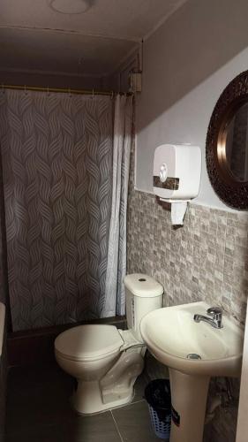 Koupelna v ubytování Hostal Casa de Visitas Pomasqui Akimichu