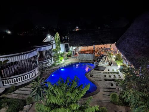 Piscina a Vel Lodge o a prop