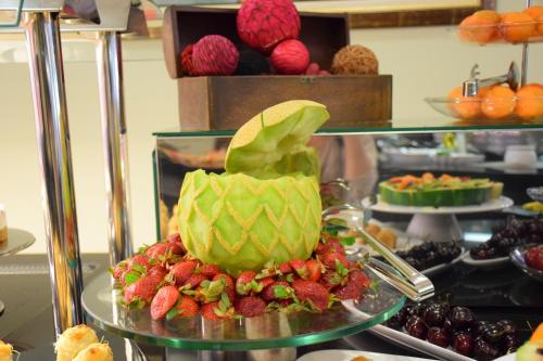 Comida en o cerca de este hotel