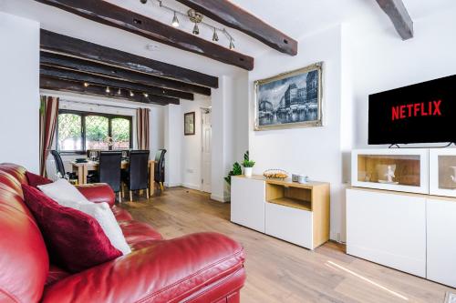 Μια τηλεόραση ή/και κέντρο ψυχαγωγίας στο 4bed 3bath prv-parking x3 doubles x1 king