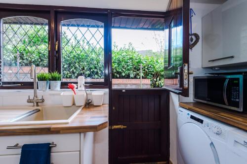 Η κουζίνα ή μικρή κουζίνα στο 4bed 3bath prv-parking x3 doubles x1 king