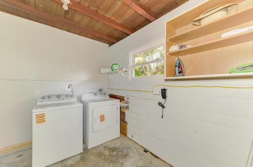 Kuchyň nebo kuchyňský kout v ubytování Pink Flamingo