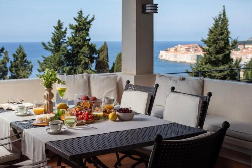 Villa King
