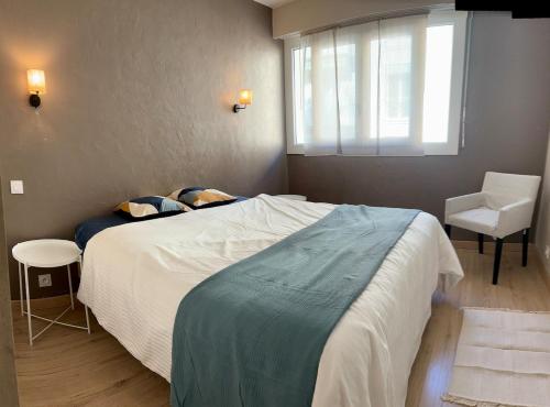 Bel appartement spacieux avec joli balcon arboré, calme, bien situé, centre ville