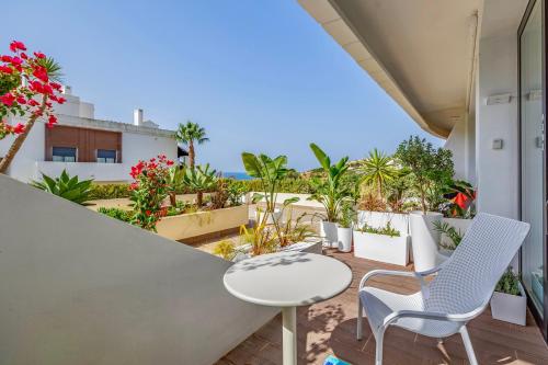 Ocean Studio by ENDLESS SUN I modern comfort, sea view, wi-fi, parking, rooftop pool