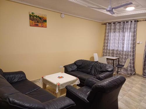 Χώρος καθιστικού στο Lake Front Apartment