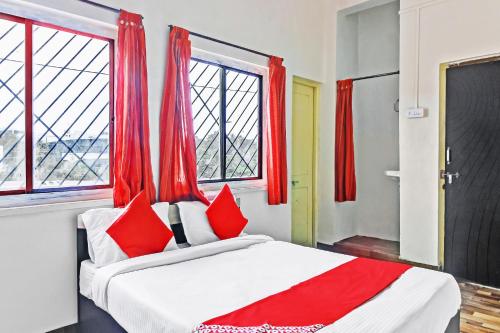 Hotel O Shree Balaji Lodgingにあるベッド