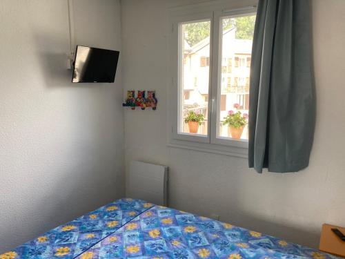 Postel nebo postele na pokoji v ubytování Charmant T2 au pied des montagnes avec balcon et piscine