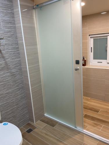 Un baño de 內之島旅宿 House