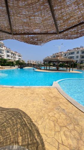 Sharm Hills Luxury Pool Viewの敷地内または近くにあるプール