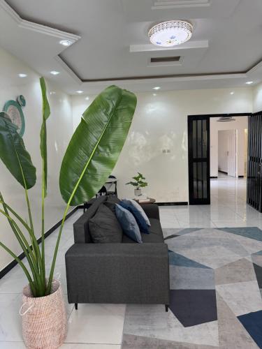 Χώρος καθιστικού στο Cozy Beach Apartment in Ngor