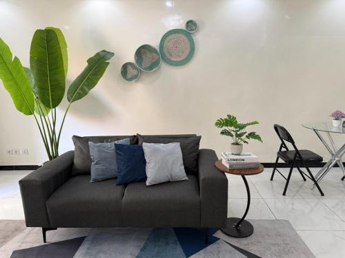 Χώρος καθιστικού στο Cozy Beach Apartment in Ngor