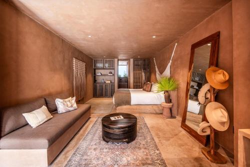 Un lugar para sentarse en Xela Tulum - Member of Design Hotels