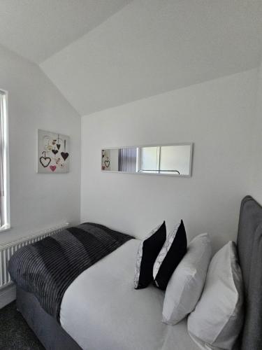 Χώρος καθιστικού στο Hidden Gem - 4 Bedroom Home