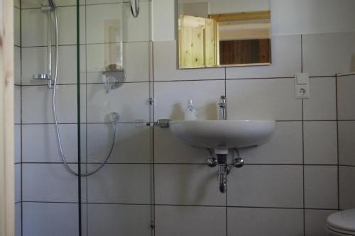 Hüttenflair-Mosel Ferienwohnungにあるバスルーム