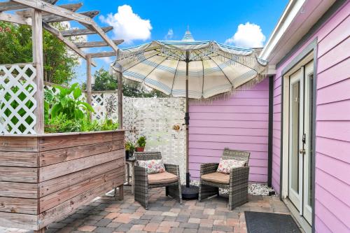 Αίθριο ή υπαίθριος χώρος στο Cozy 2bd 2bth House Walk to Local Gems