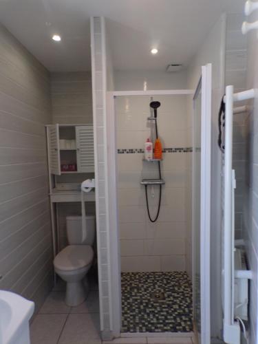 Un baño de Maison calme & paisible avec vue