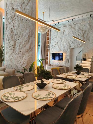 Ruang duduk di LUXURY LOFT with LOVE SEASIDE self check-in